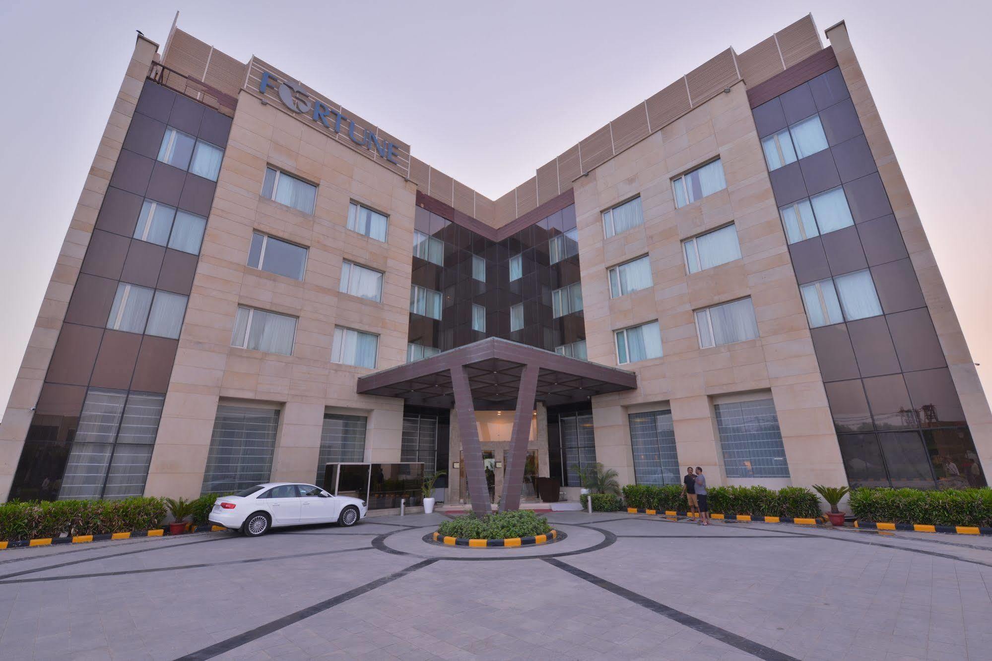 Fortune Park Orange, Sidhrawali, Gurugram - Member Itc Hotels' Group Bhiwadi Kültér fotó